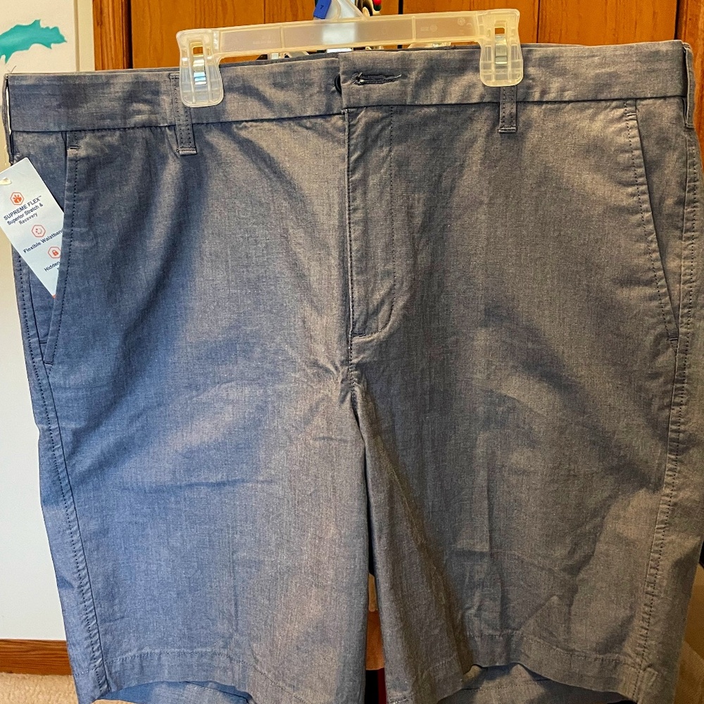 New With Tags Men’s Docker Shorts Size 38